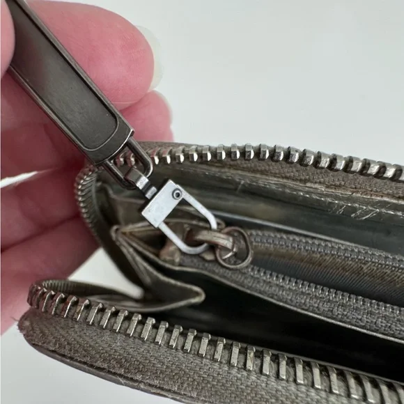 Chanel Silver Wallet - fair condition, quite a bit of wear - taking offers - Picture 7 of 10